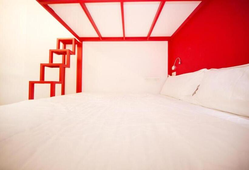 Economy Quadruple Room, Sleepbox Hostel