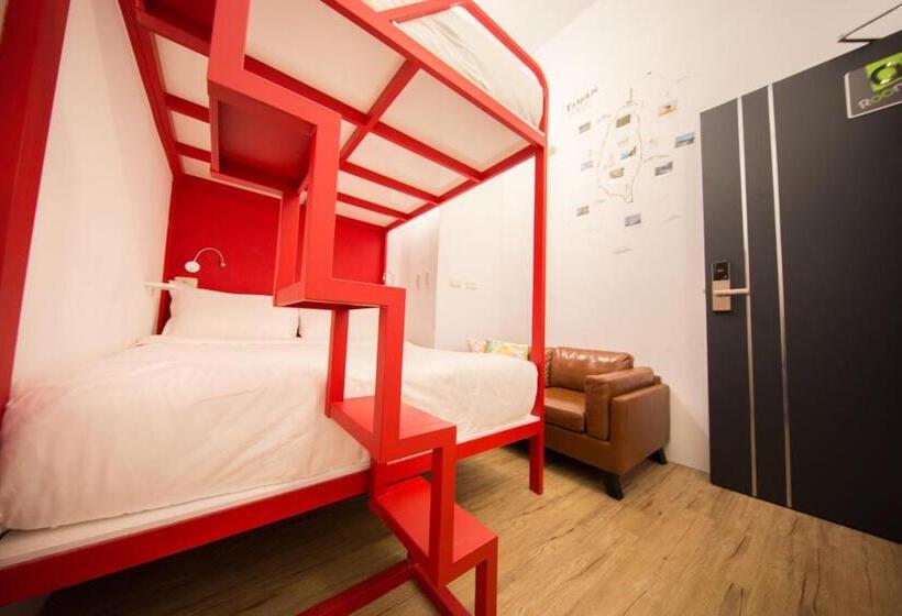 Economy Quadruple Room, Sleepbox Hostel
