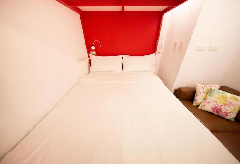 Economy Quadruple Room, Sleepbox Hostel