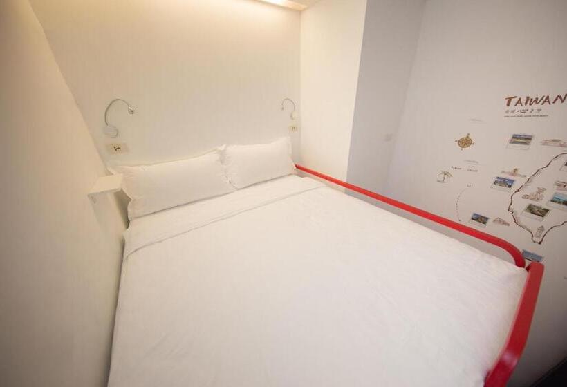 Economy Quadruple Room, Sleepbox Hostel