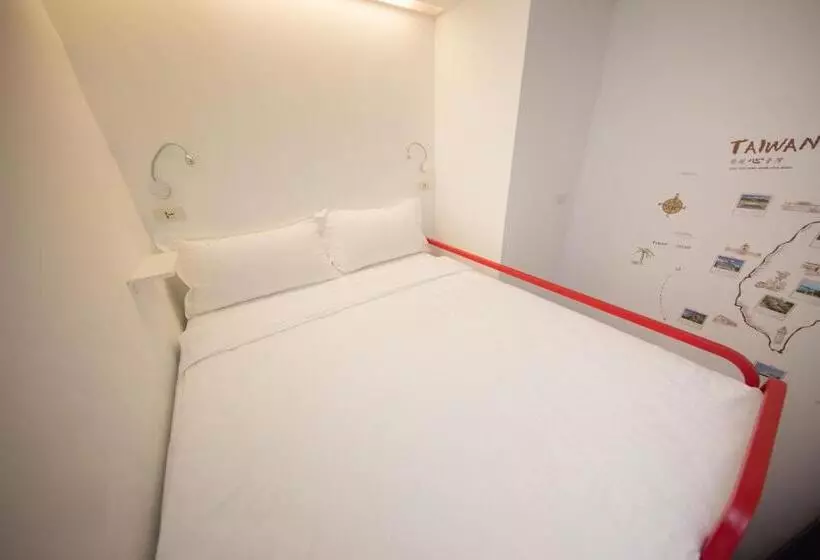 Economy Quadruple Room, Sleepbox Hostel