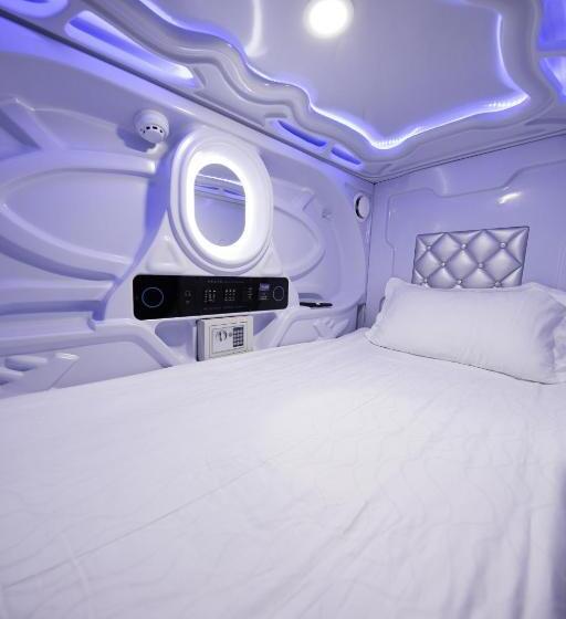 Capsule, Sleepbox Hostel