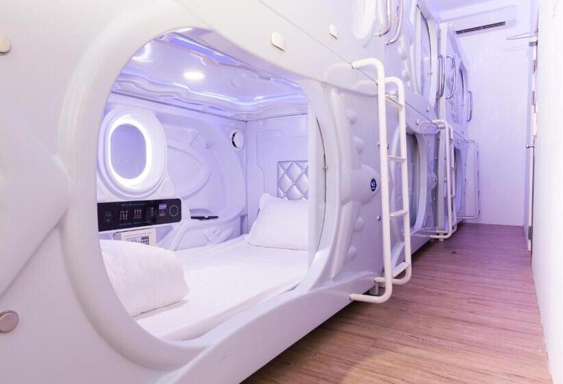 Capsule, Sleepbox Hostel
