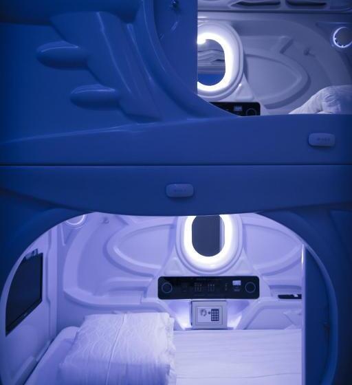 Capsule, Sleepbox Hostel