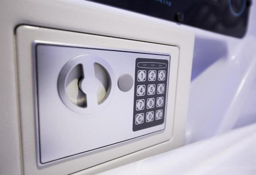 Capsule, Sleepbox Hostel