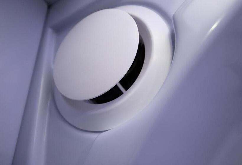 Capsule, Sleepbox Hostel