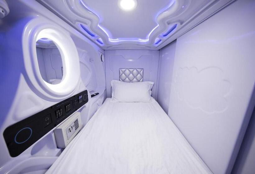 Capsule, Sleepbox Hostel