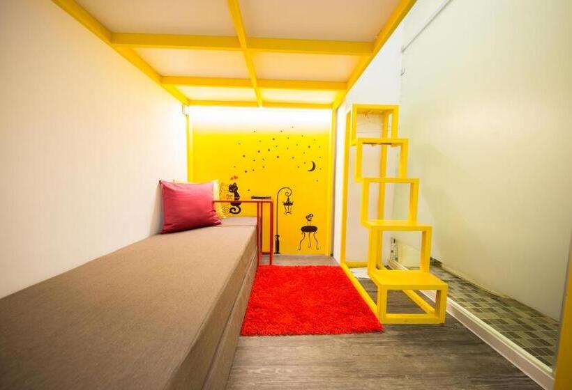 اتاق استاندارد, Sleepbox Hostel