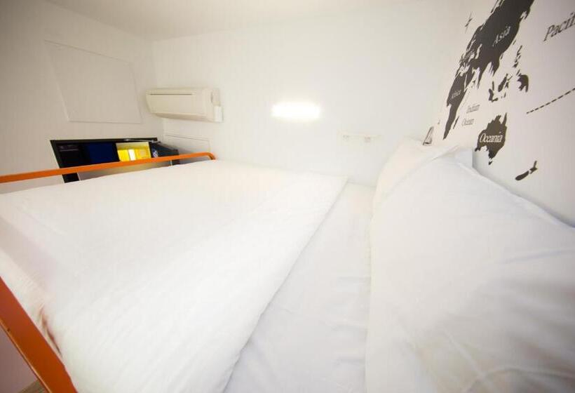 اتاق استاندارد, Sleepbox Hostel
