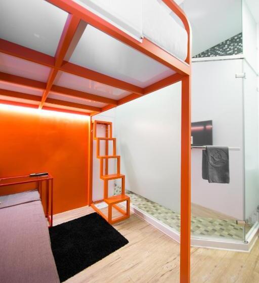 اتاق استاندارد, Sleepbox Hostel