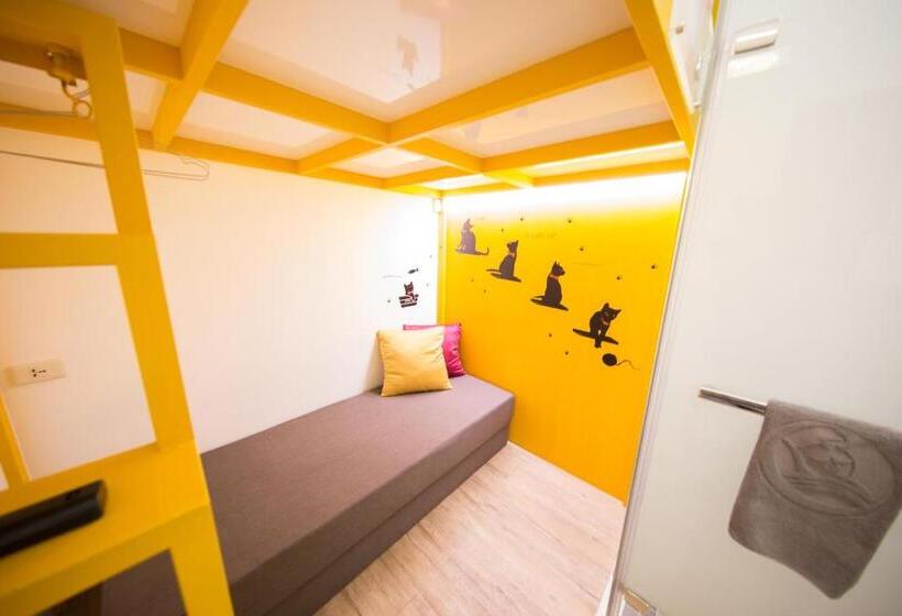 اتاق اکونومی با حمام مشترک, Sleepbox Hostel