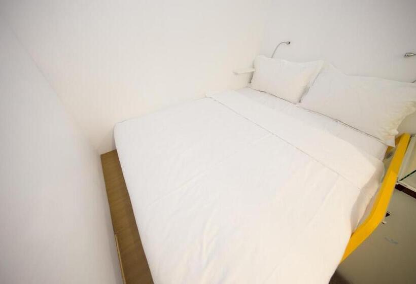 اتاق اکونومی با حمام مشترک, Sleepbox Hostel