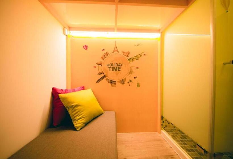اتاق اکونومی با حمام مشترک, Sleepbox Hostel