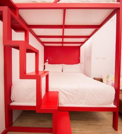 Economy Quadruple Room, Sleepbox Hostel