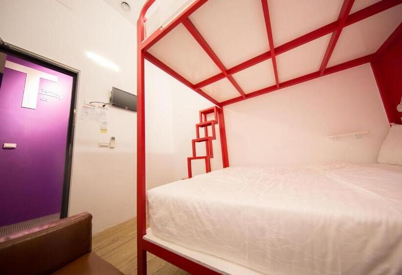 Economy Quadruple Room, Sleepbox Hostel