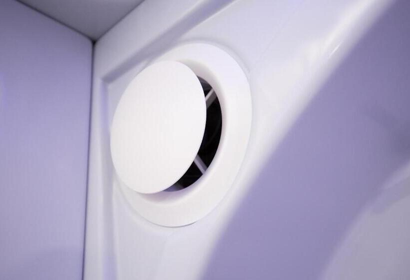 Capsule, Sleepbox Hostel