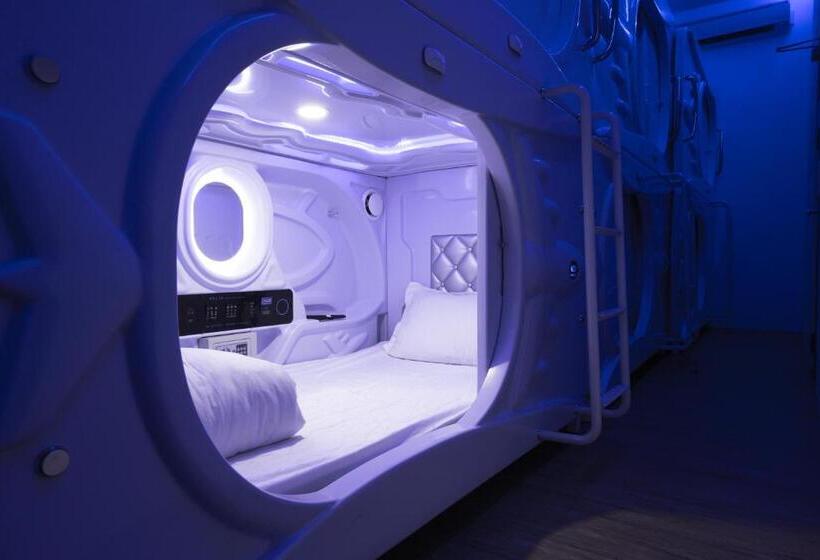 Capsule, Sleepbox Hostel