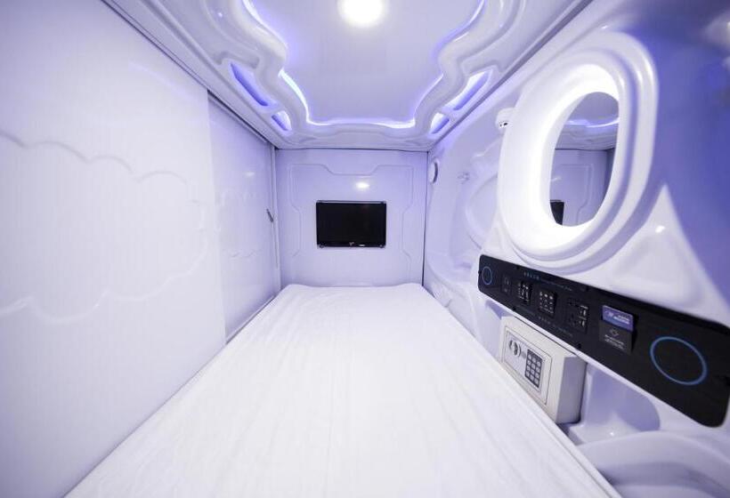 Capsule, Sleepbox Hostel