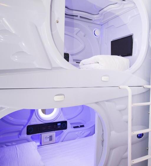 Capsule, Sleepbox Hostel
