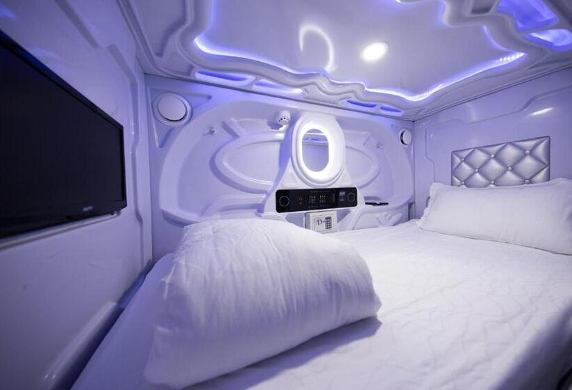 Capsule, Sleepbox Hostel