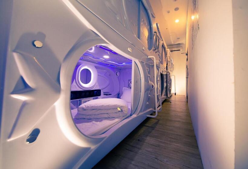 Capsule, Sleepbox Hostel