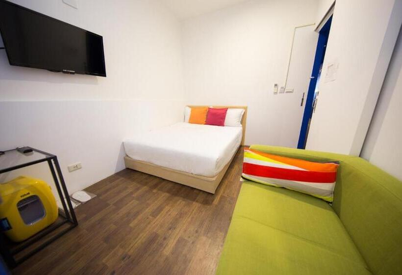 اتاق استاندارد, Sleepbox Hostel