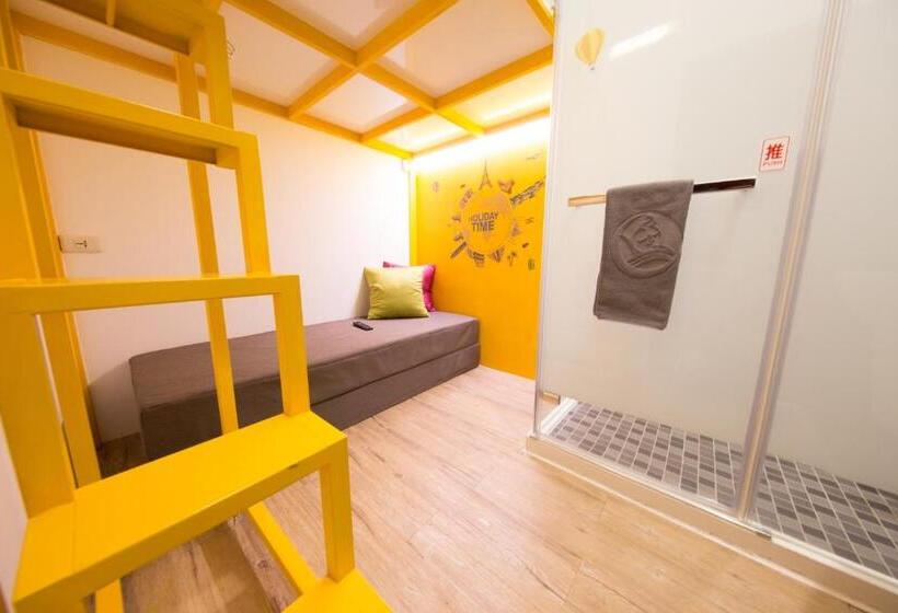 اتاق اکونومی با حمام مشترک, Sleepbox Hostel
