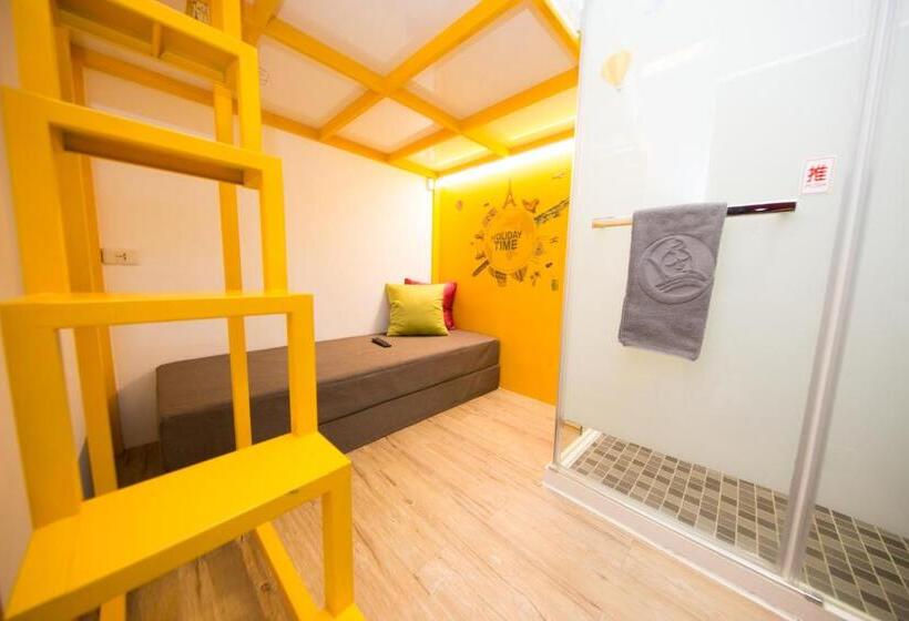 اتاق اکونومی با حمام مشترک, Sleepbox Hostel