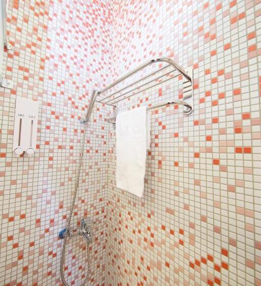 اتاق اکونومی با حمام مشترک, Sleepbox Hostel