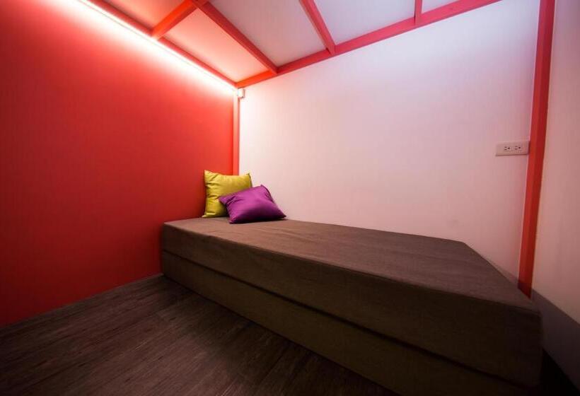 اتاق اکونومی با حمام مشترک, Sleepbox Hostel