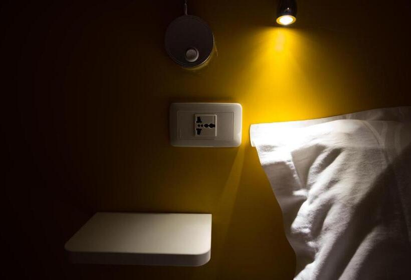 اتاق اکونومی, Sleepbox Hostel