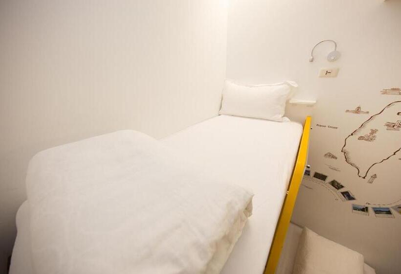 اتاق اکونومی, Sleepbox Hostel
