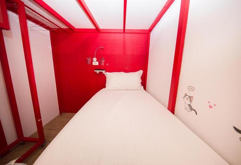 اتاق اکونومی, Sleepbox Hostel