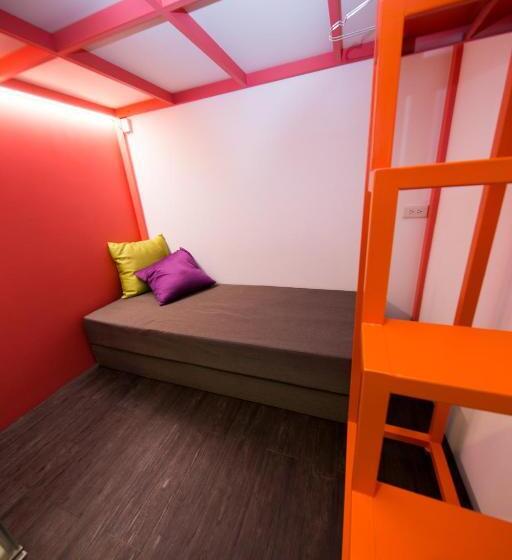 اتاق اکونومی با حمام مشترک, Sleepbox Hostel