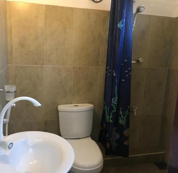 מיטה בחדר מעונות עם מקלחת משותפת, Star Holiday Resort