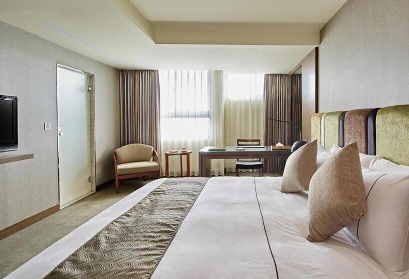 חדר סופריור, Sukimi