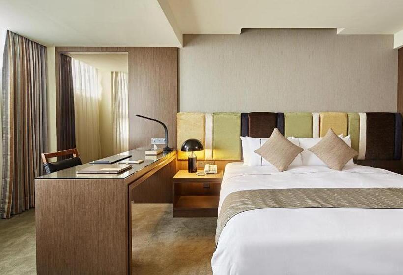 חדר סופריור, Sukimi