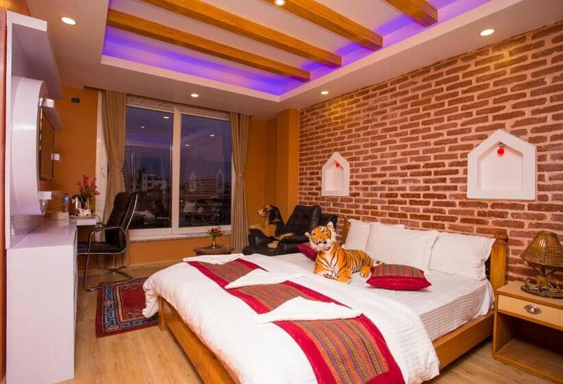 Suite with Terrace, Blue Mountain Home Stay