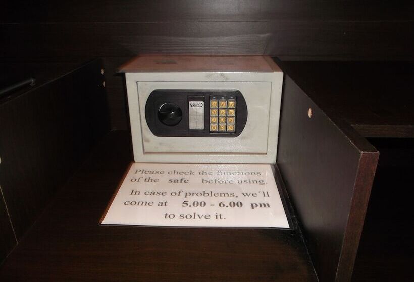 家庭间, Chaiyapoon Inn