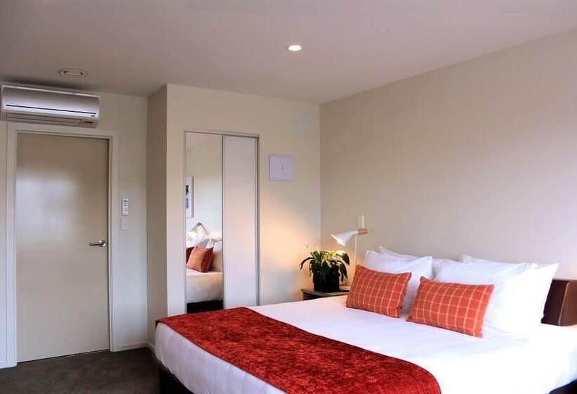 إستوديو سوبيريور, Quest Taupo