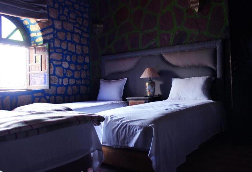 חדר משפחתי, Riad Aslda