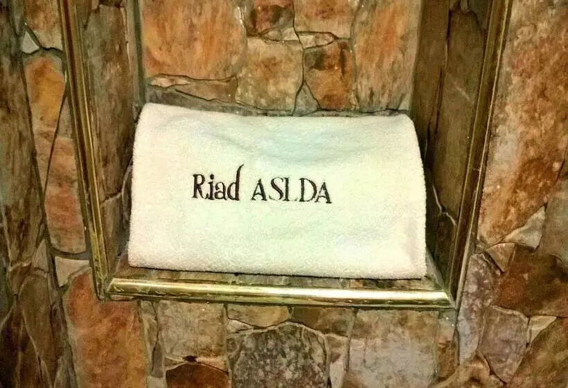 Standard Triple Room with Terrace, Riad Aslda