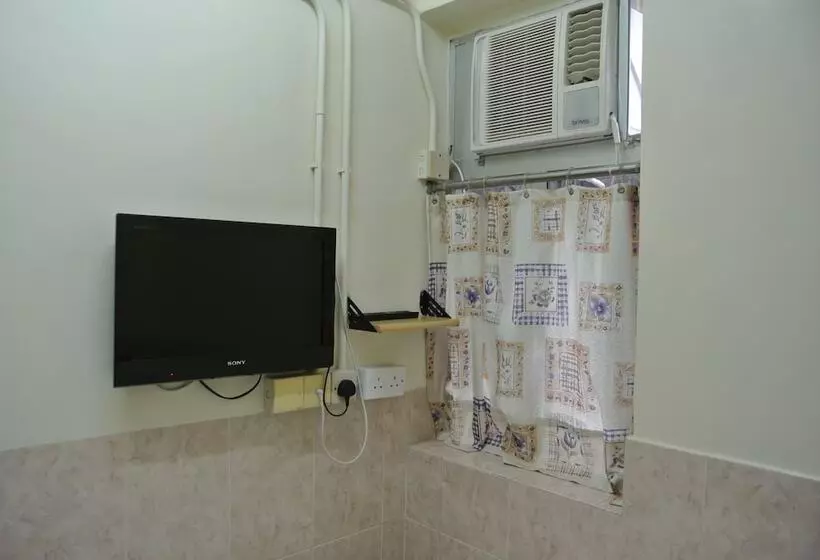 اتاق استاندارد سه نفره, Fortunate Guest House