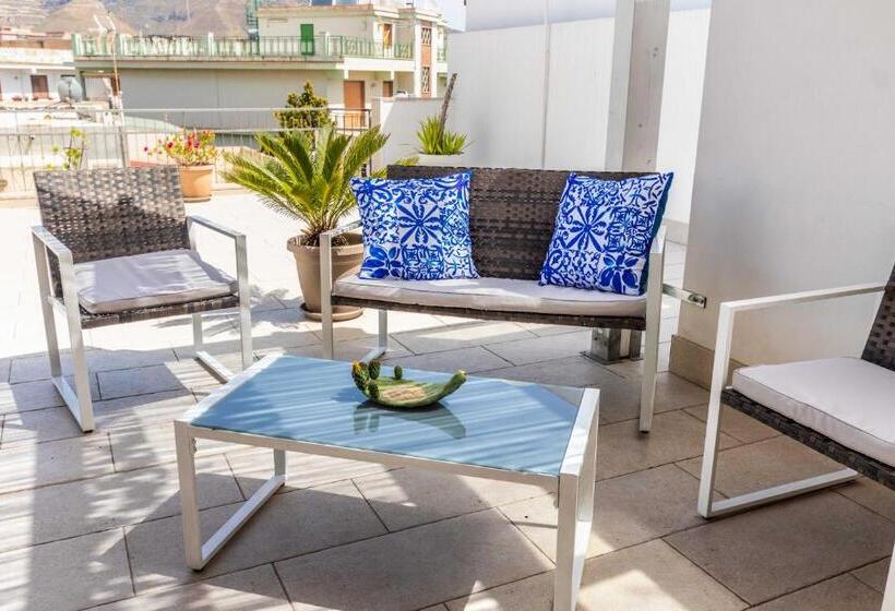 Трехместный Номер Стандарт с Балконом, Nonna Nina