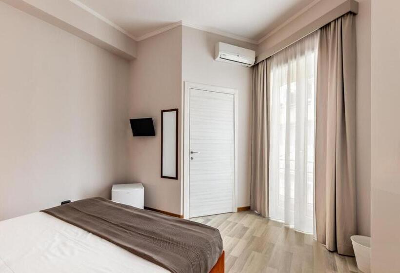 Трехместный Номер Стандарт с Балконом, Nonna Nina