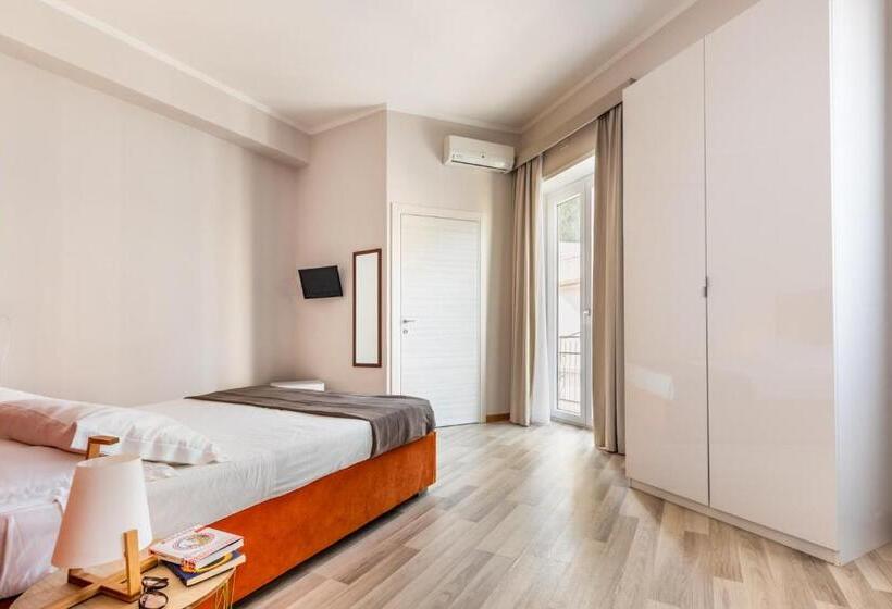 Трехместный Номер Стандарт с Балконом, Nonna Nina