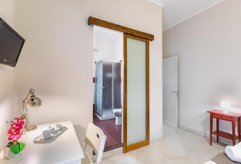 Трехместный Номер Стандарт с Балконом, Nonna Nina