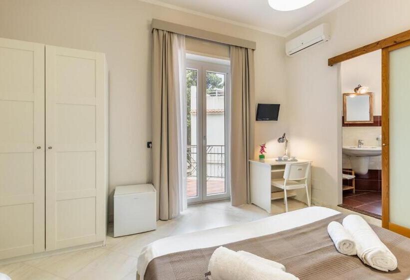 Трехместный Номер Стандарт с Балконом, Nonna Nina