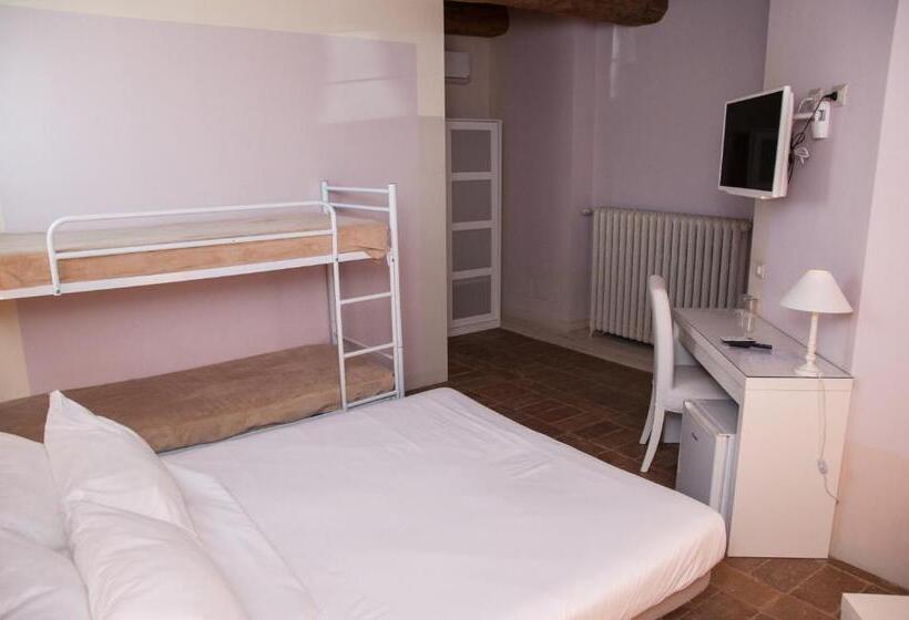 חדר קלאסי לארבעה, Relais Casetta 56