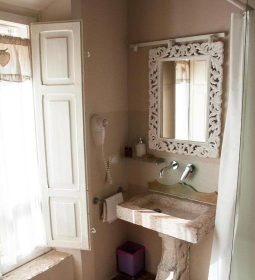 חדר קלאסי לשלושה, Relais Casetta 56